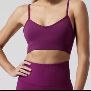 NWOT Athleta Renew Bra Can wear Reg Or Racerback Exotic Fushia-Size sm D-DD